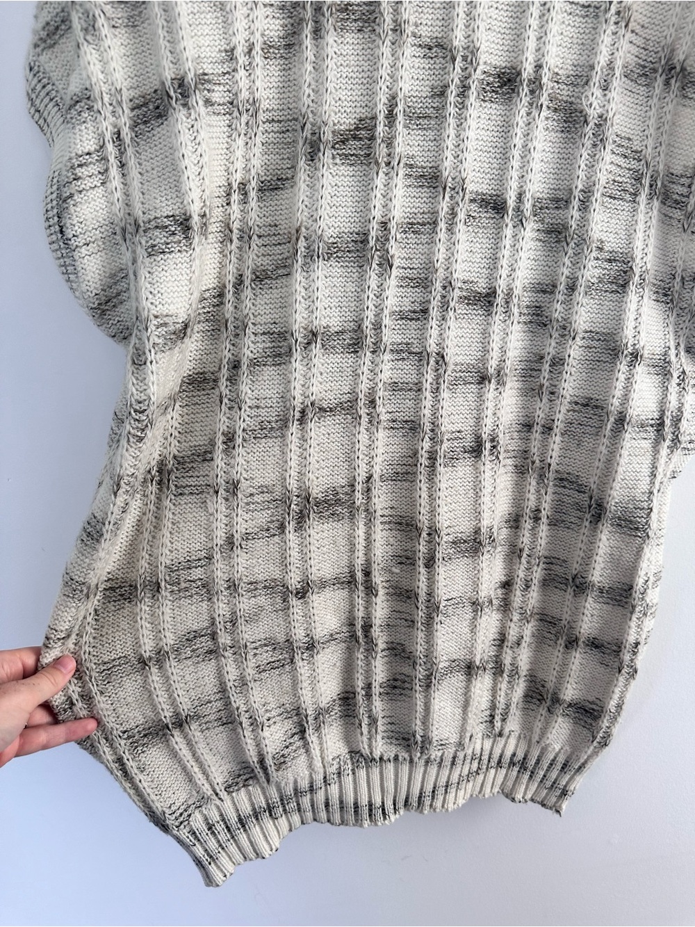 Vintage Cable-Knit Short Sleeve Sweater Vest - Cream/Gray M-XL - Picture 7 of 9